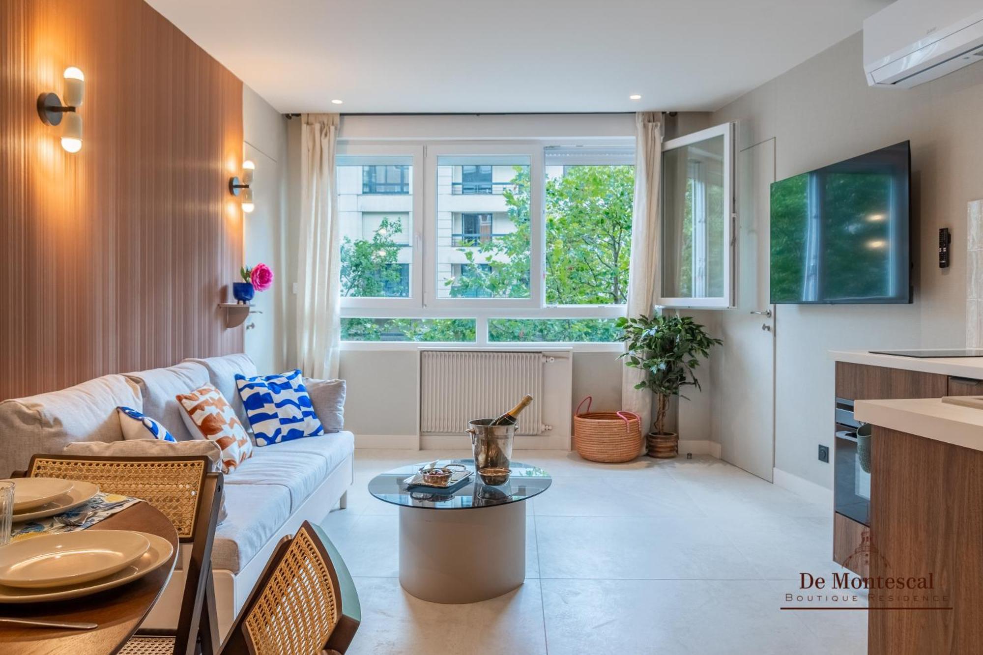 Appartement De Montescal Montparnasse Ac In A Prime Location 22 -36m2 *