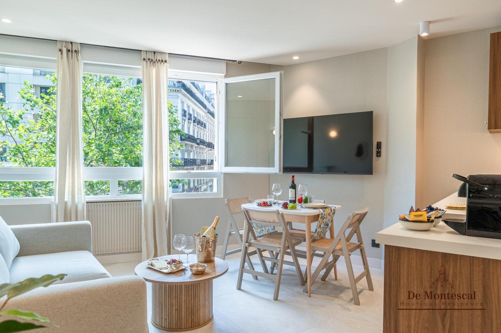 Appartement De Montescal Montparnasse Ac In A Prime Location 22 -36m2 Paris